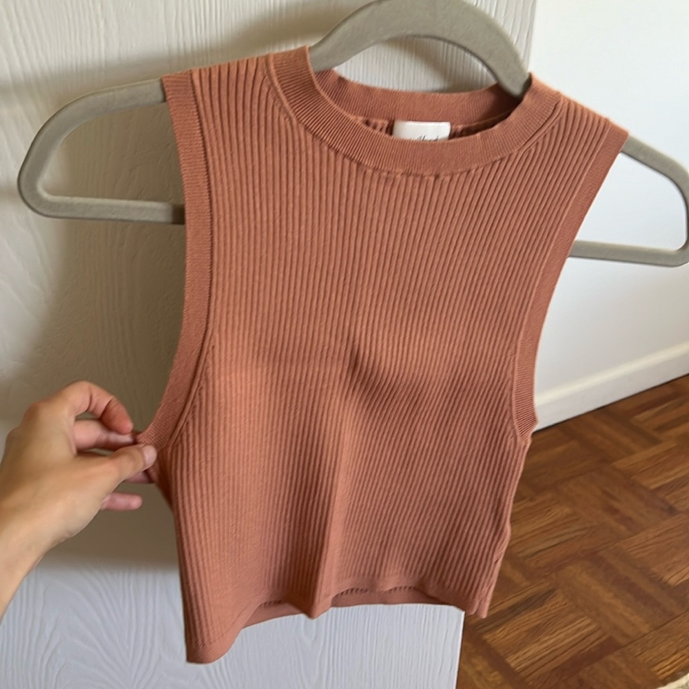 aritzia too